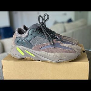 Yeezy Boost 700
